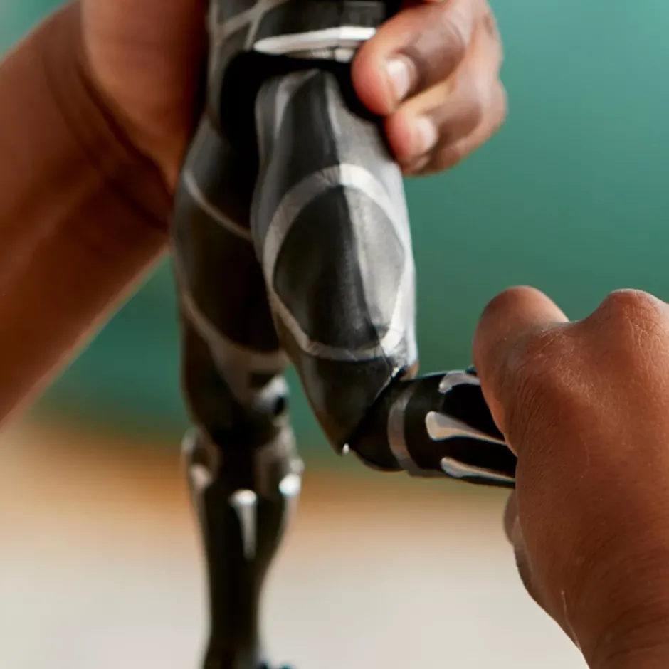 Figurine Black Panther articulée et parlante Figurines