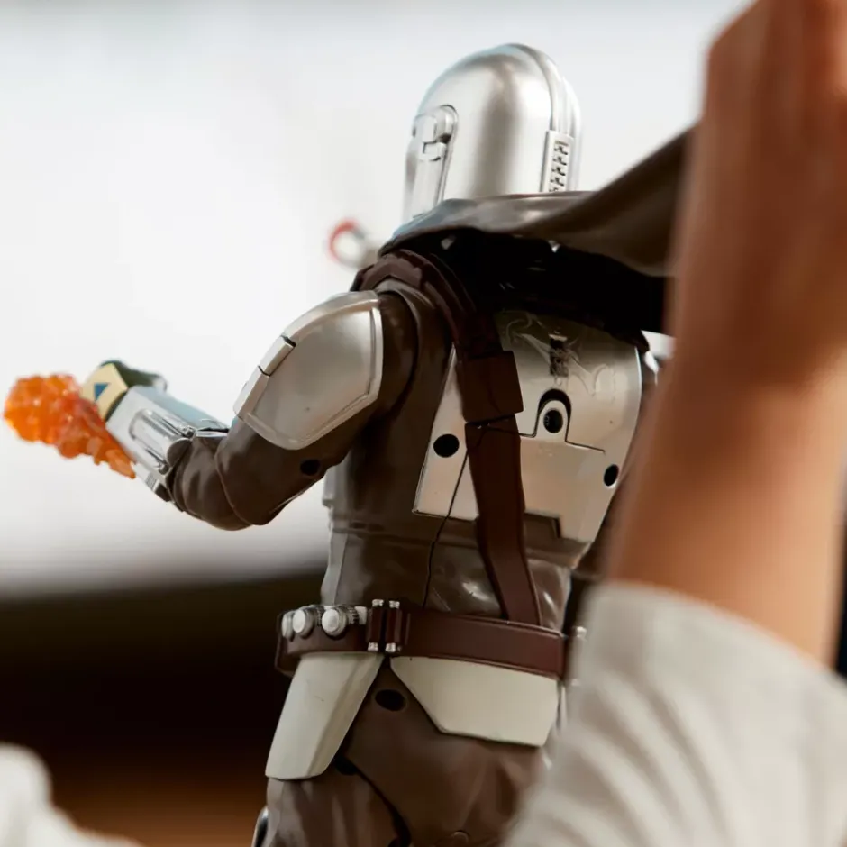 Outlet Figurine The Mandalorian articulée et parlante Figurines