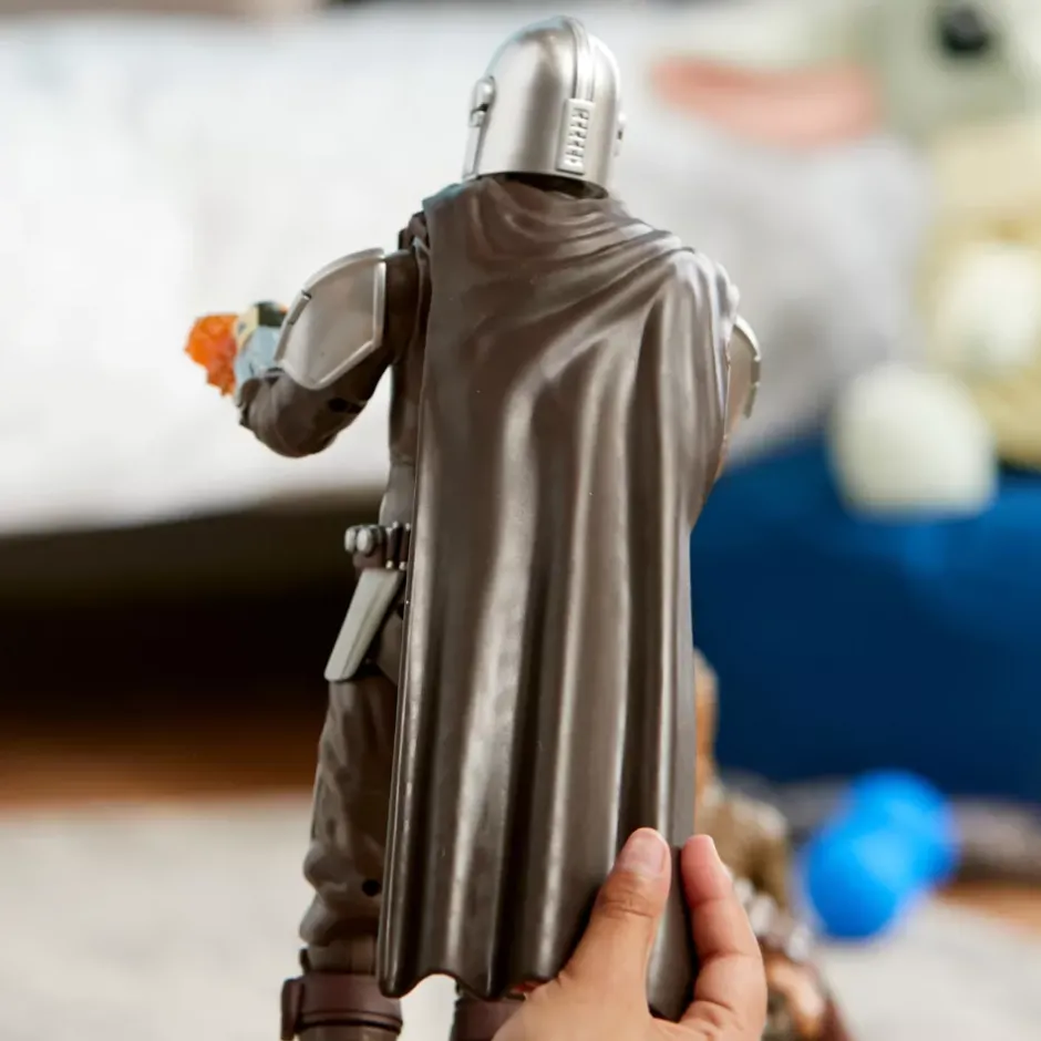 Outlet Figurine The Mandalorian articulée et parlante Figurines