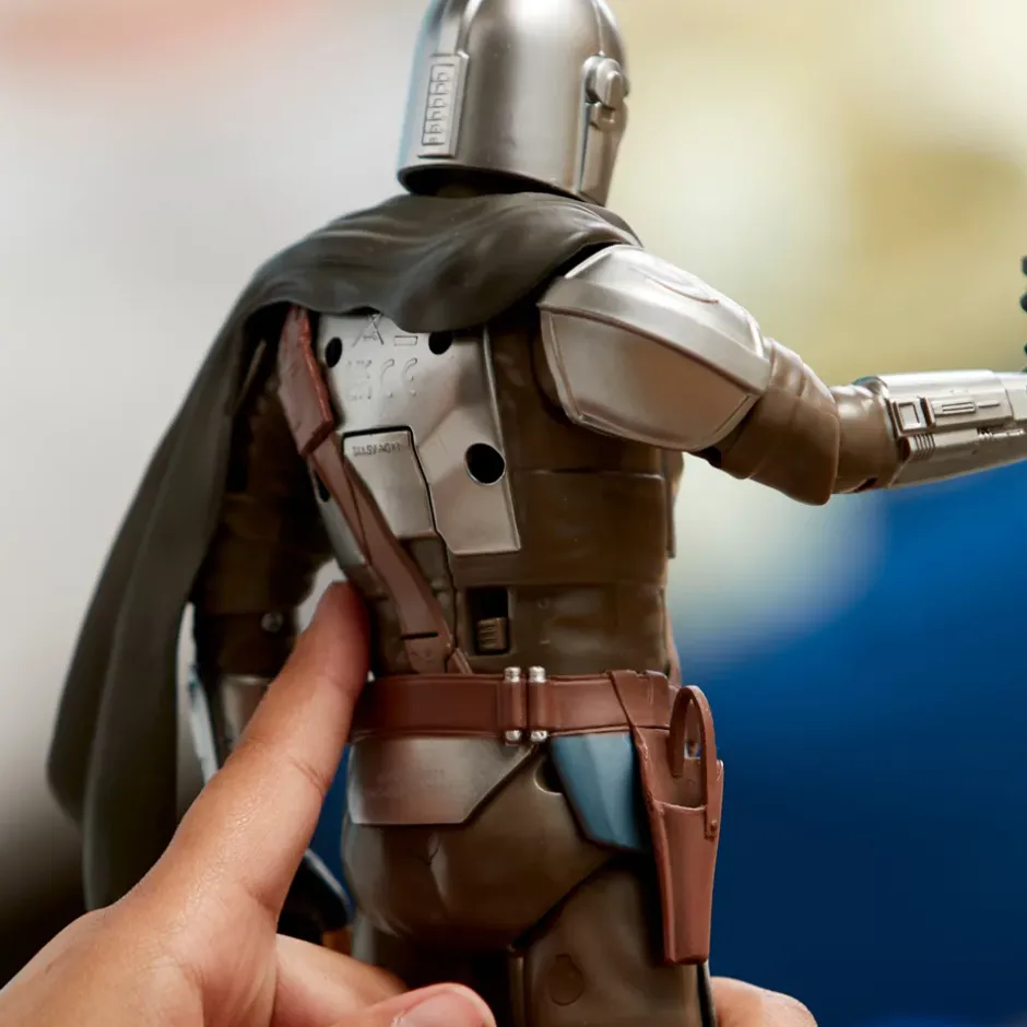 Outlet Figurine The Mandalorian articulée et parlante Figurines
