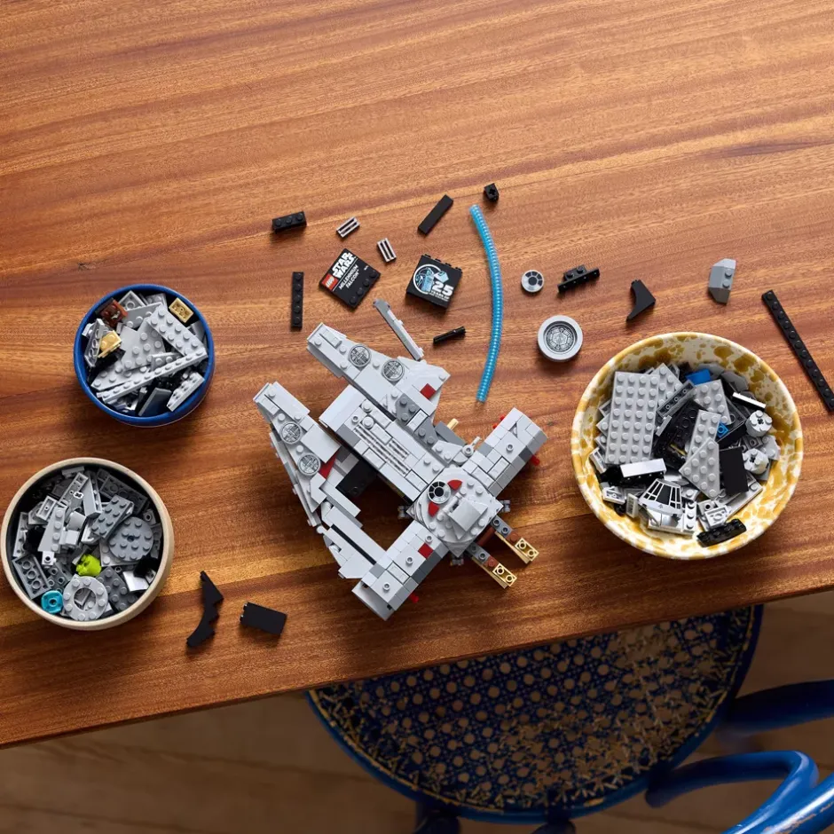 Online LEGO Millennium Falcon 75375 Lego